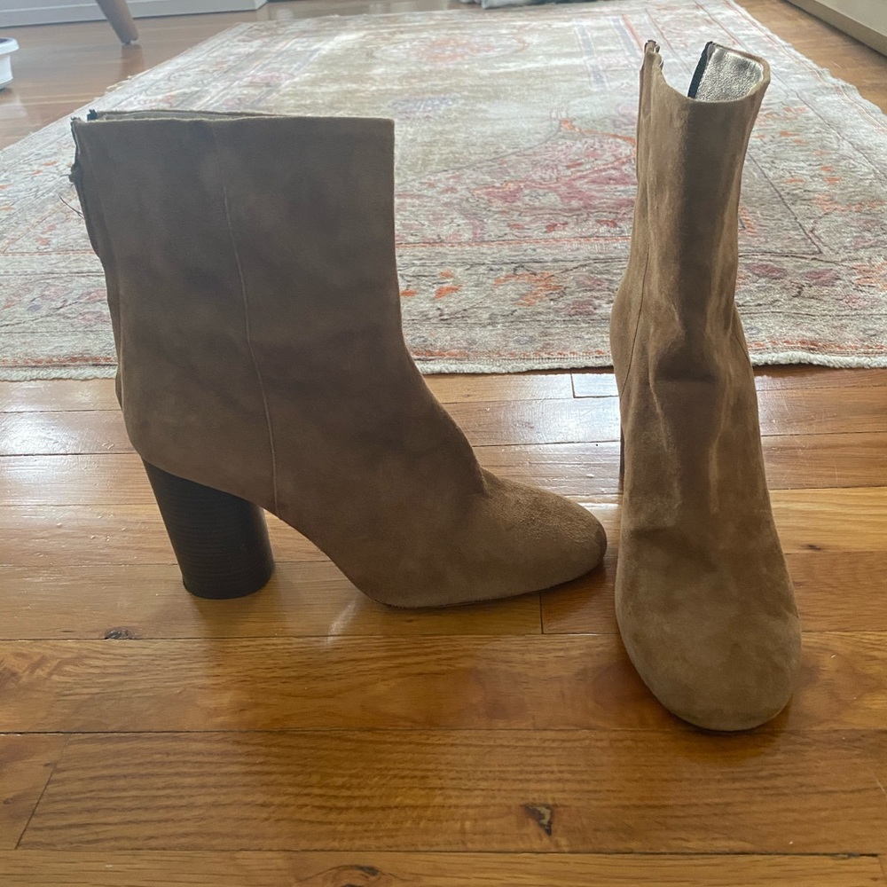 Isabel Marant brown suede boots. SZ 39.